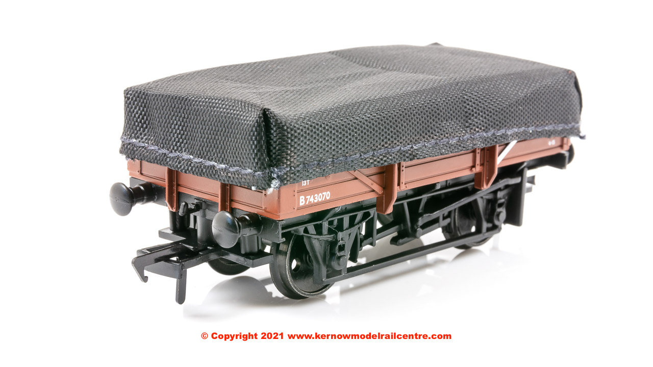 33-091 Bachmann 5 Plank China Clay 3-Wagon Pack BR Bauxite (Early) With Tarpaulin Covers - Era 5